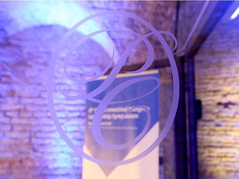 Leider steht für dieses Bild noch keine Beschreibung zur verfügung.